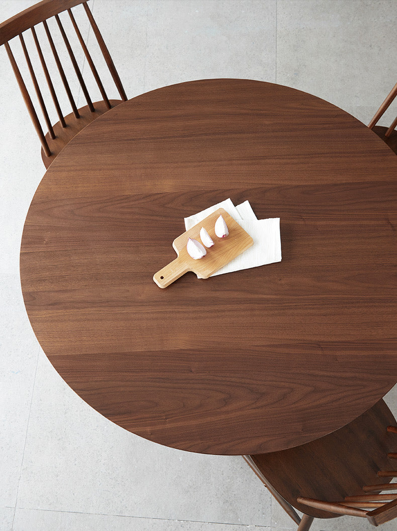 Solid Wood Wishbone Round Dining Table