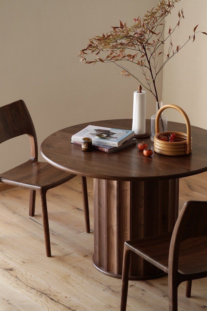 MORGAN Round Wood Dining Table